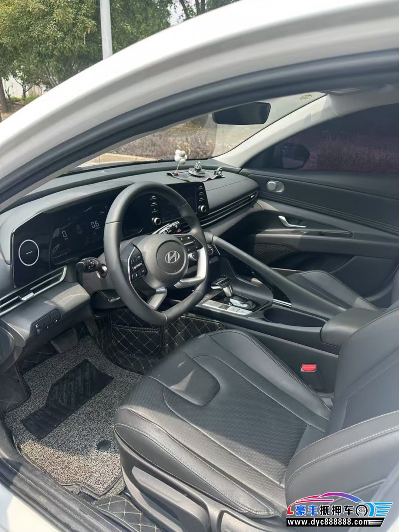 24年现代伊兰特轿车抵押车出售