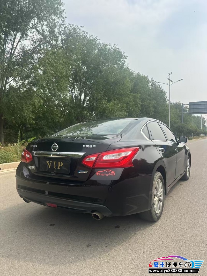 17年日产天籁轿车抵押车出售