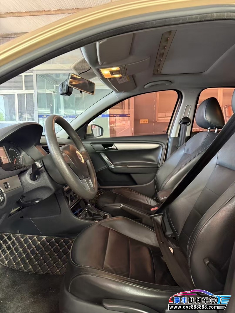 15年大众朗逸轿车抵押车出售