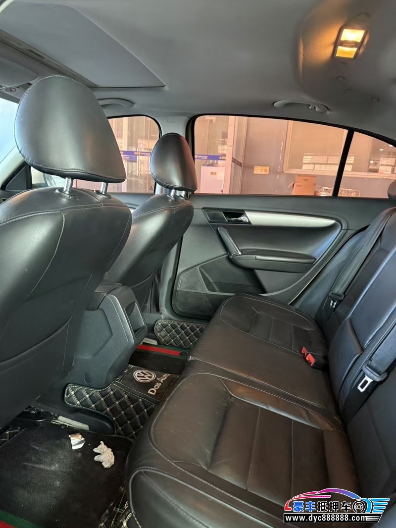 15年大众朗逸轿车抵押车出售