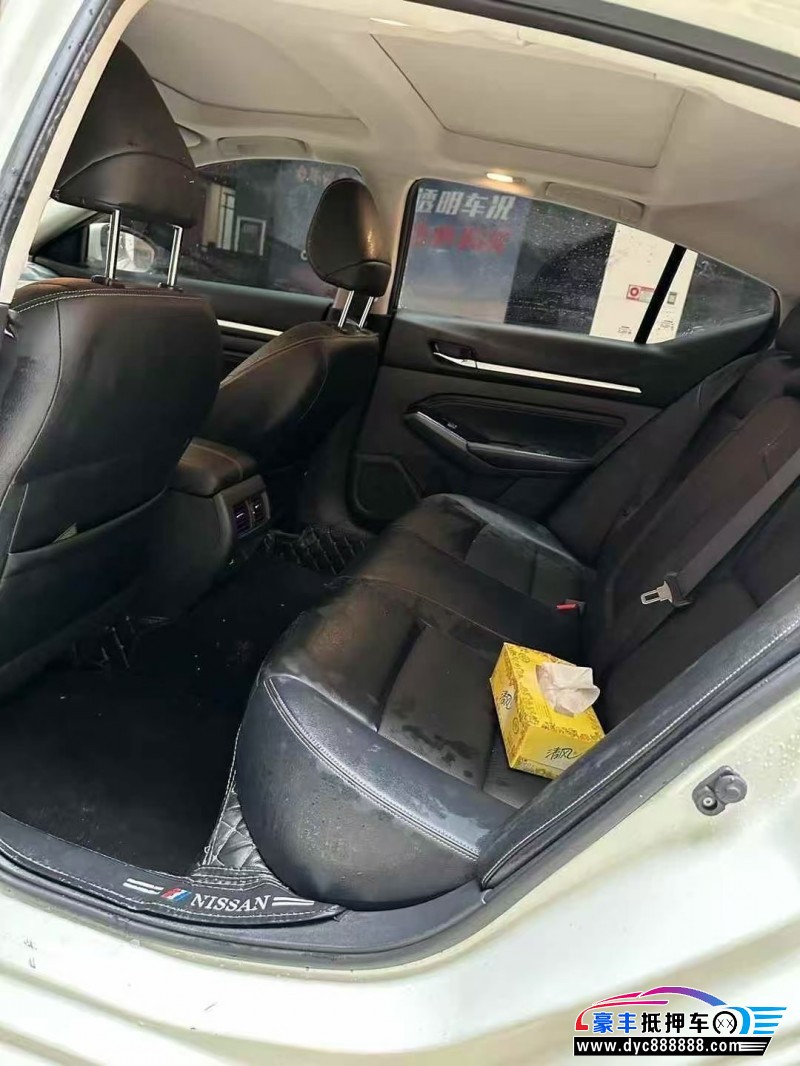 22年日产天籁轿车抵押车出售