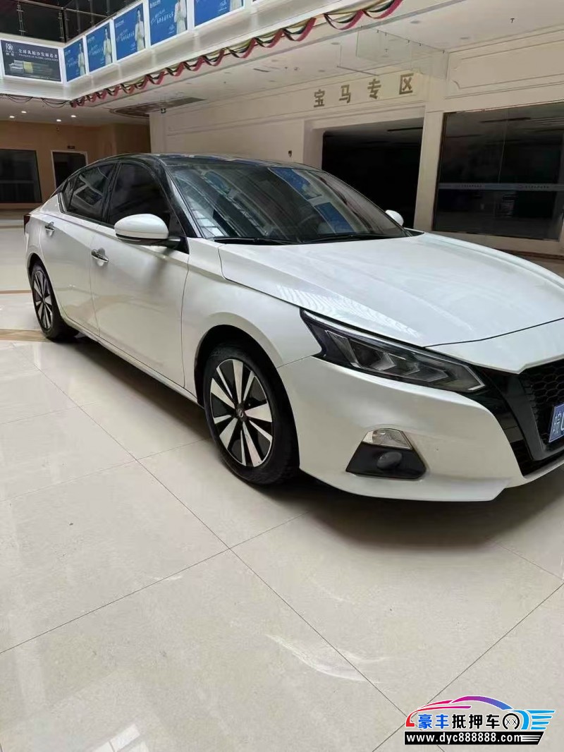 22年日产天籁轿车抵押车出售