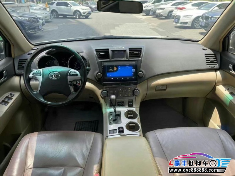 13年丰田汉兰达轿车抵押车出售