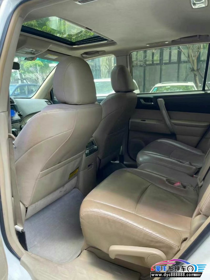 13年丰田汉兰达轿车抵押车出售