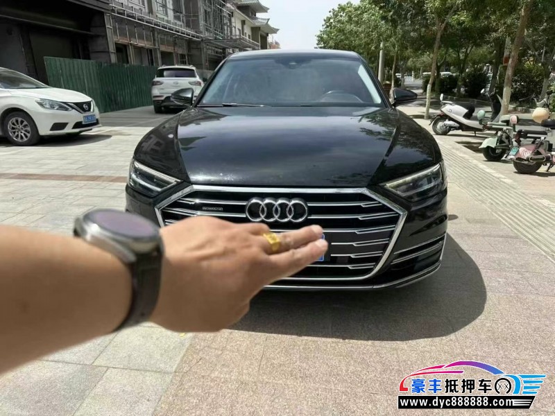 18年奥迪A8轿车