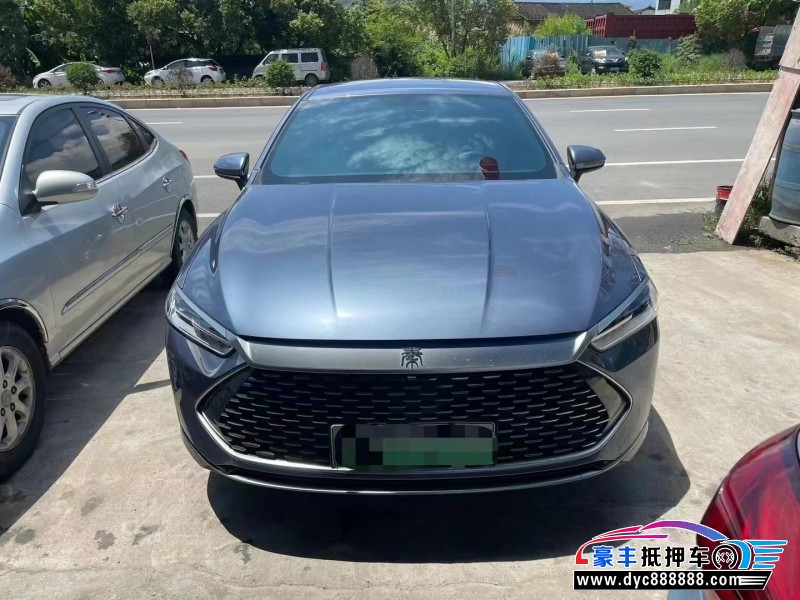 抵押车出售24年比亚迪秦轿车