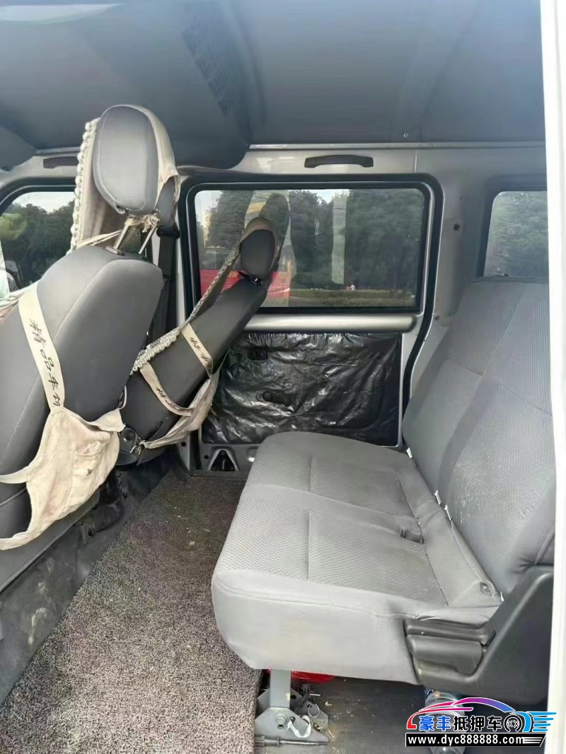 22年五菱汽车五菱荣光轿车抵押车出售