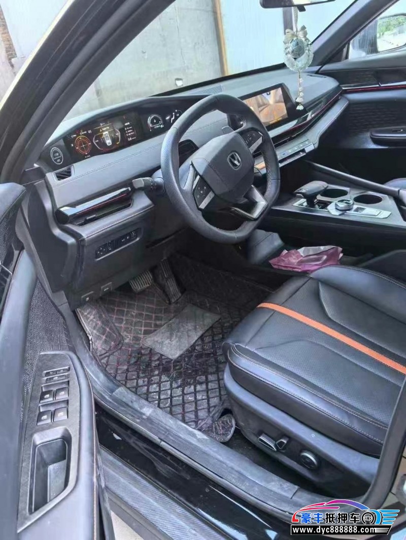 24年长安长安UNI轿车抵押车出售