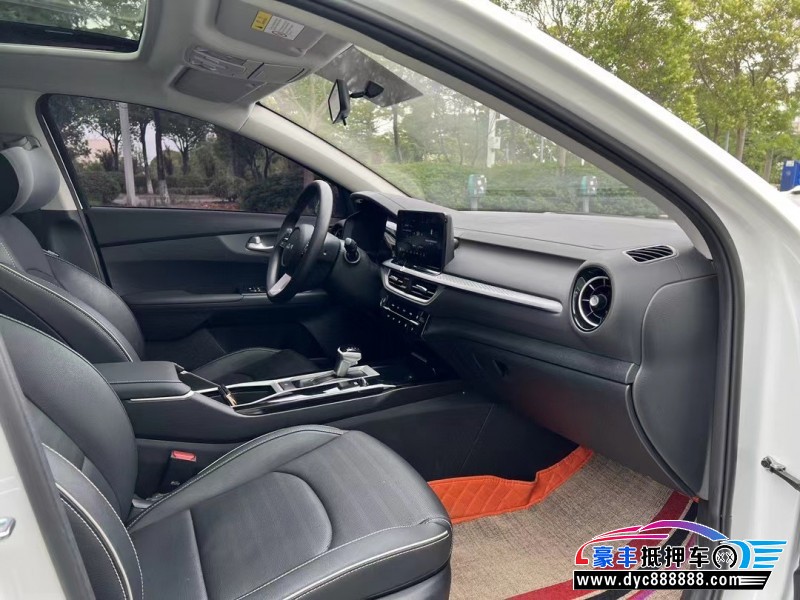 24年起亚K3轿车抵押车出售