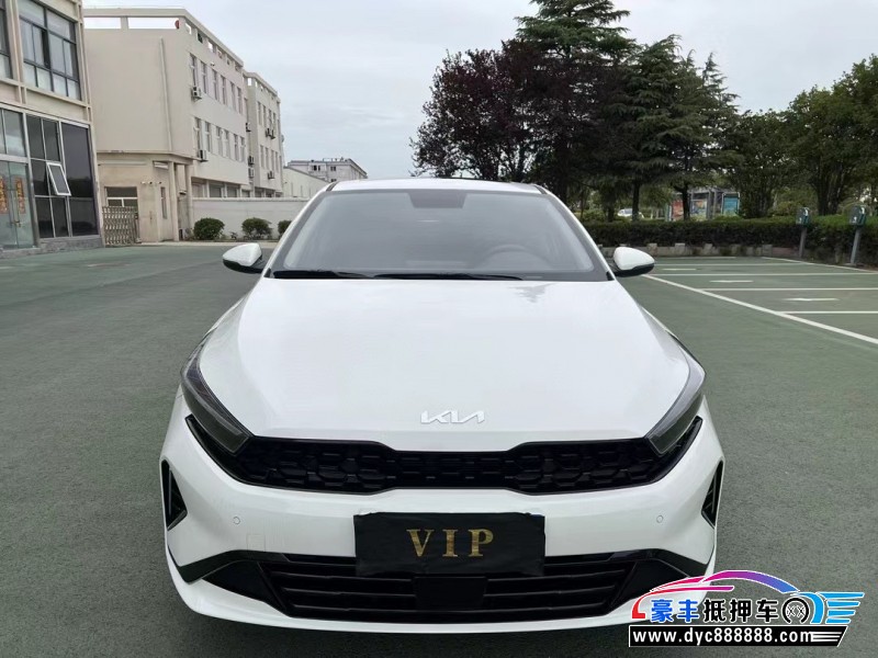 抵押车出售24年起亚K3轿车
