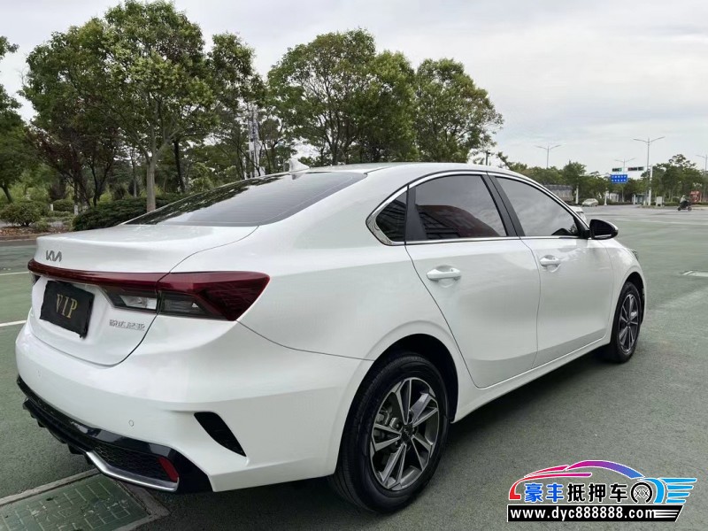 24年起亚K3轿车抵押车出售