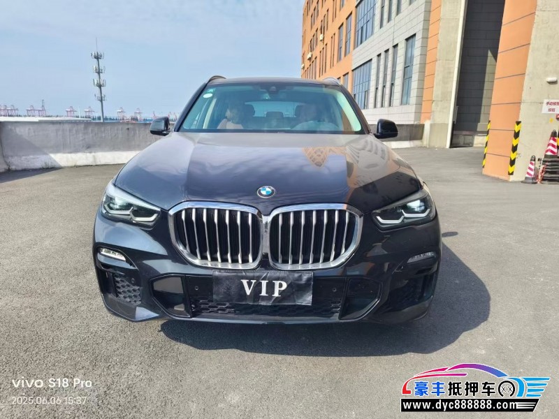 抵押车出售19年宝马X5轿车
