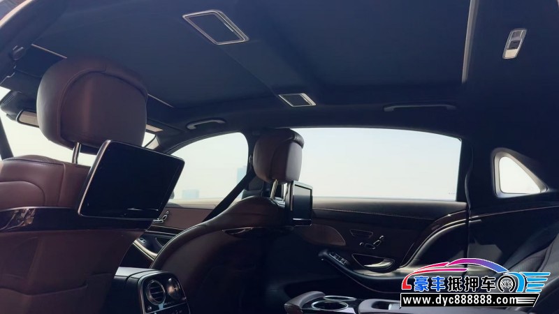 17年奔驰迈巴赫S级轿车抵押车出售