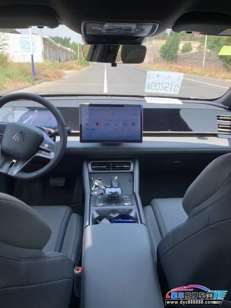 25年比亚迪秦轿车抵押车出售