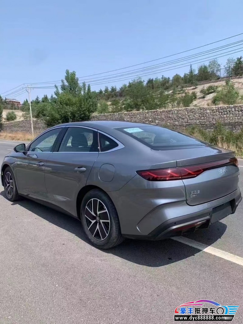 25年比亚迪秦轿车抵押车出售