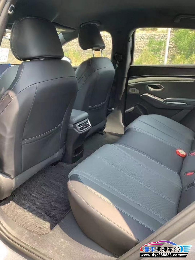 25年比亚迪秦轿车抵押车出售