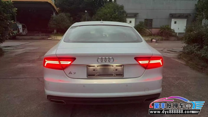 18年奥迪A7轿车抵押车出售