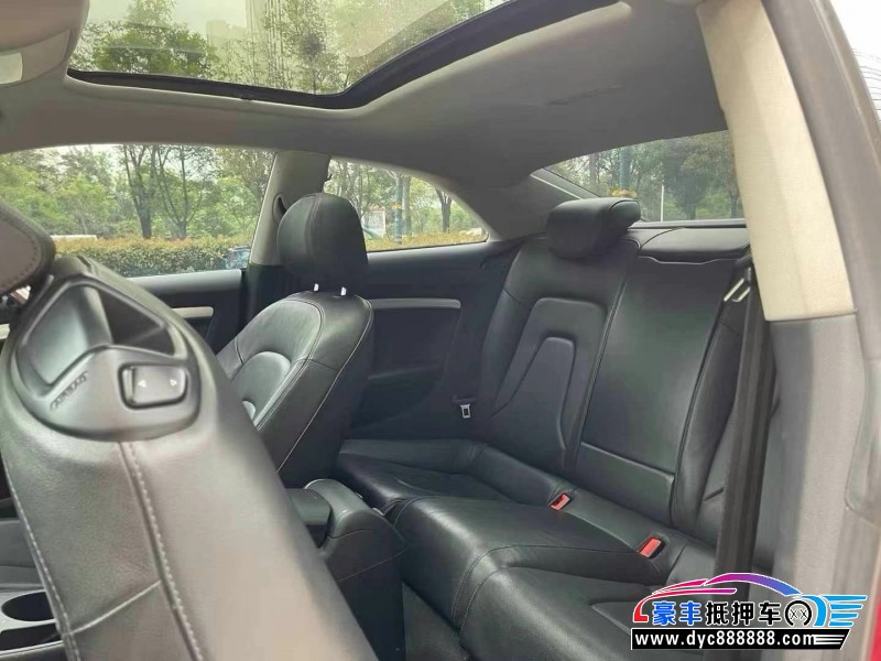 13年奥迪A5轿车抵押车出售