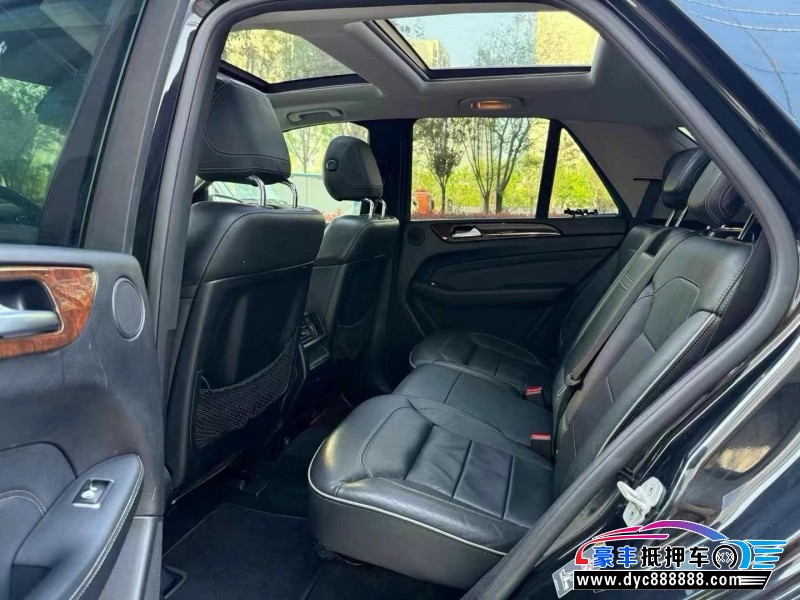 14年奔驰ML轿车抵押车出售