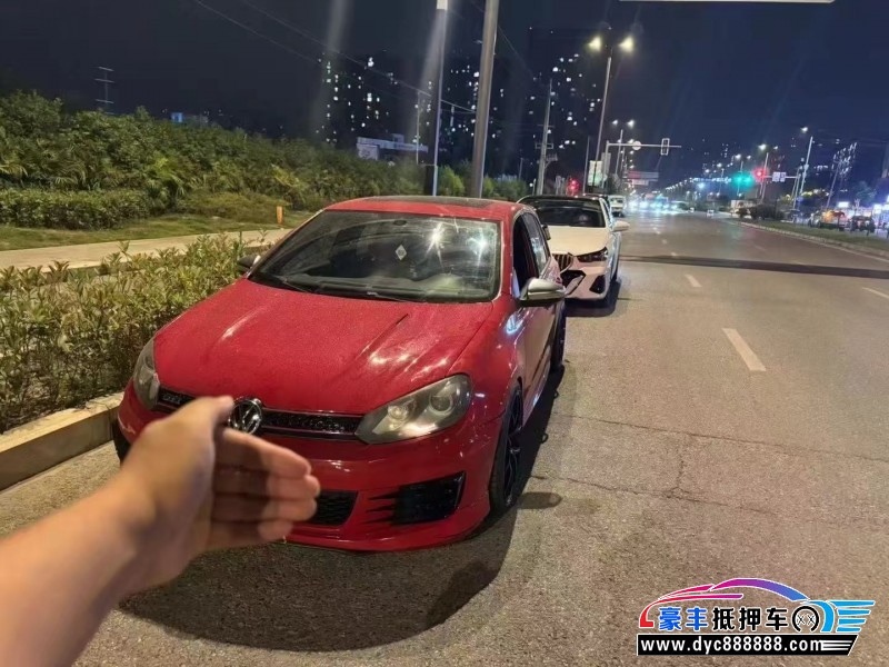 抵押车出售14年大众高尔夫轿车