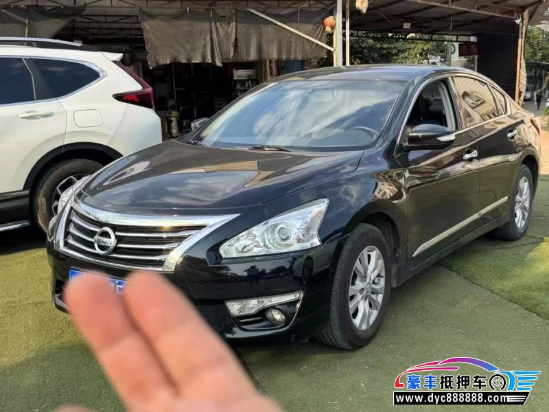 16年日产天籁轿车抵押车出售