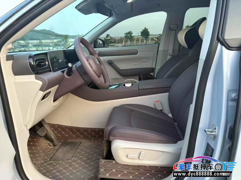 25年零跑C11SUV抵押车出售