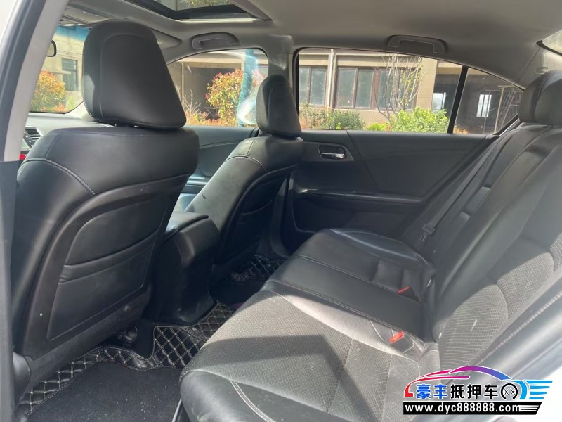 14年本田雅阁轿车抵押车出售