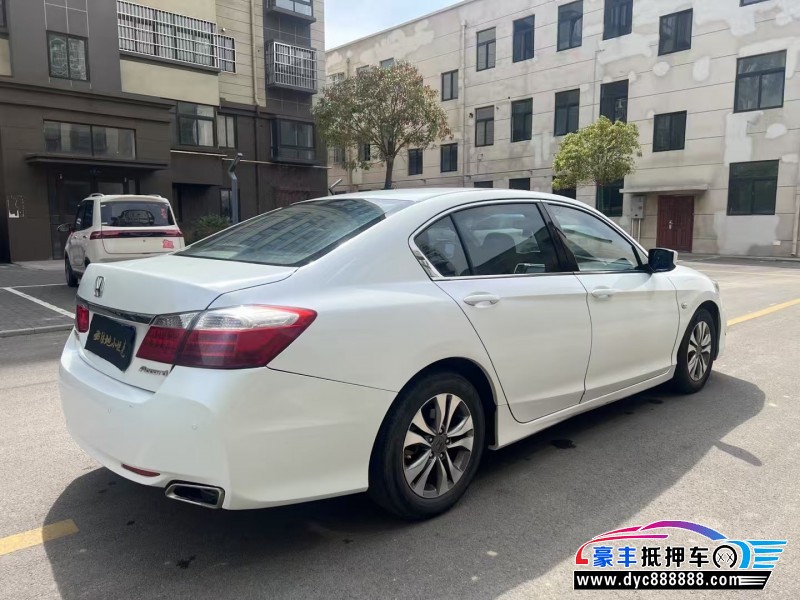 14年本田雅阁轿车抵押车出售