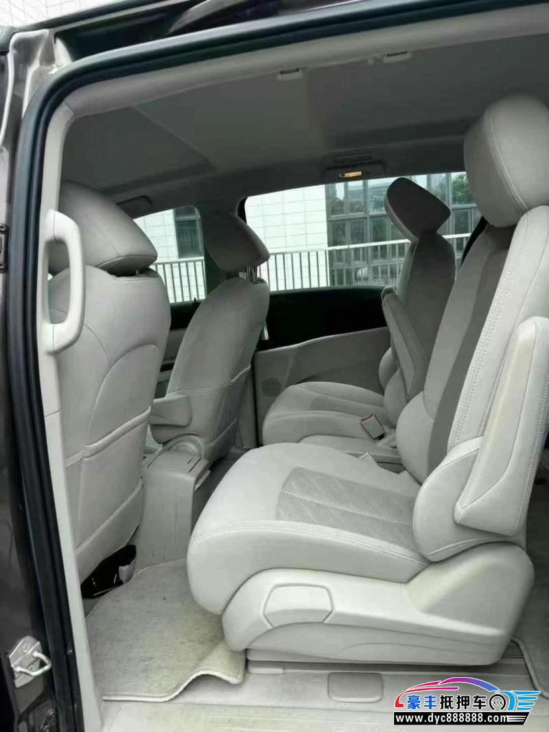 24年别克GL8轿车抵押车出售