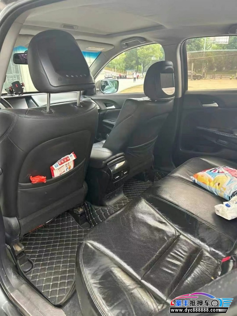 13年本田雅阁轿车抵押车出售