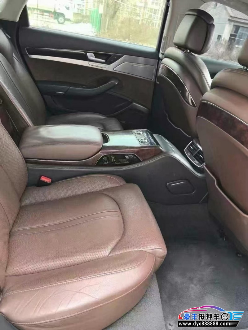 12年奥迪A8L轿车抵押车出售