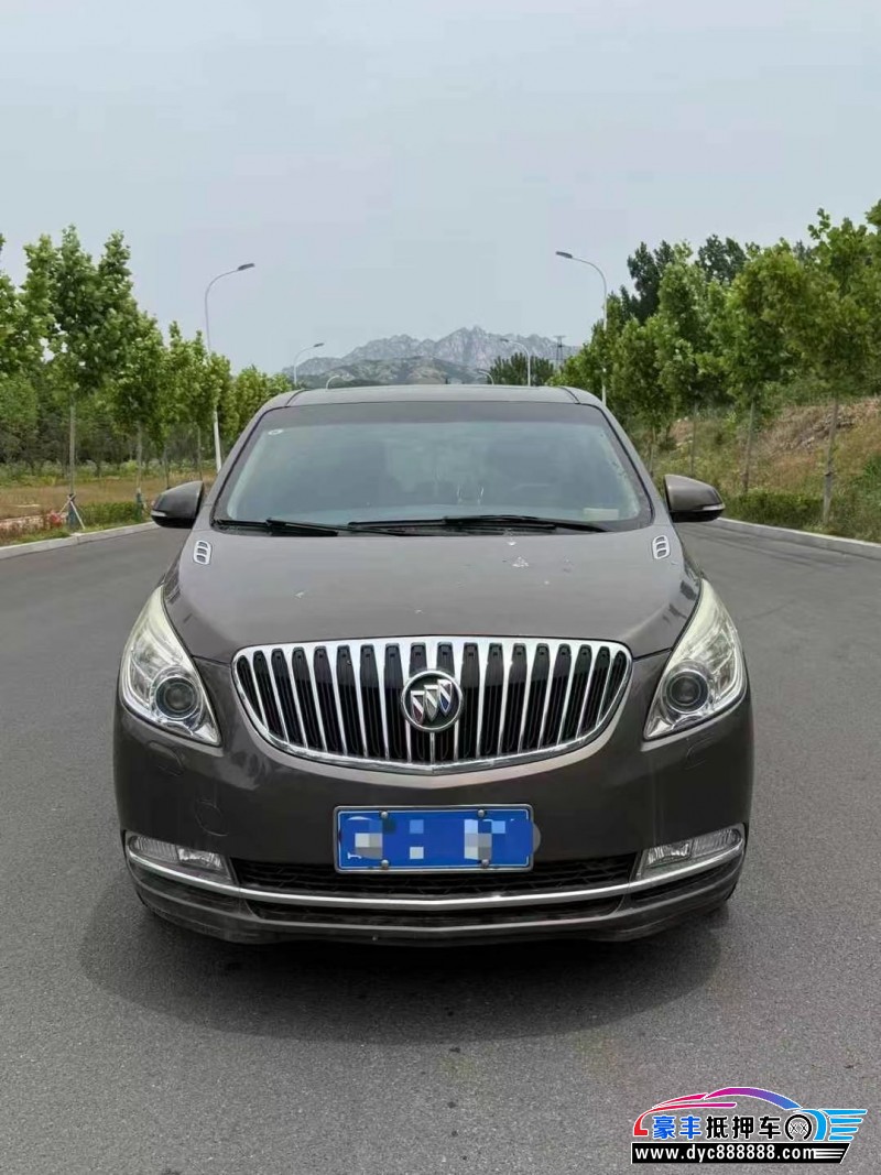 抵押车出售13年别克GL8轿车
