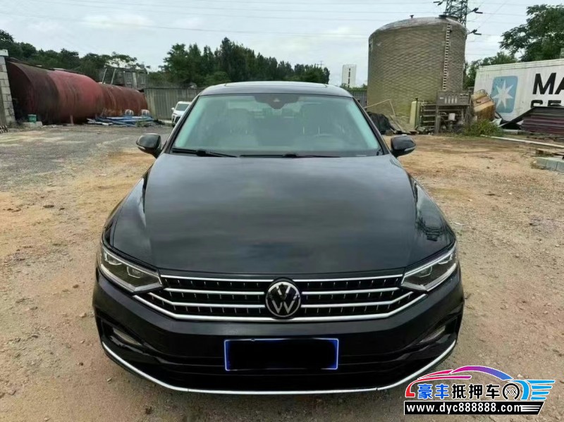 抵押车出售22年大众迈腾轿车