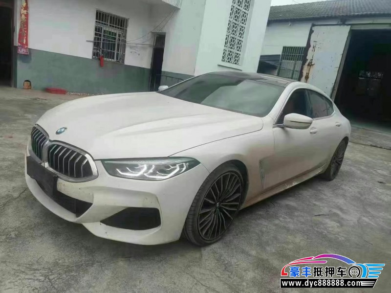 20年宝马8系轿车抵押车出售