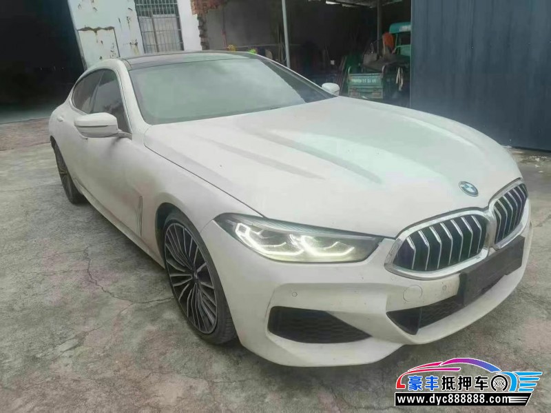 20年宝马8系轿车抵押车出售