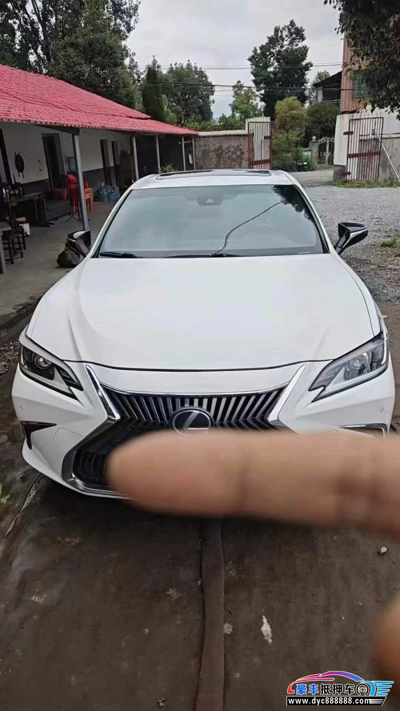 20年雷克萨斯ES轿车抵押车出售