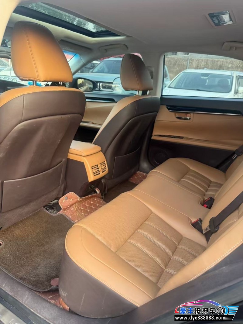 16年雷克萨斯ES轿车抵押车出售