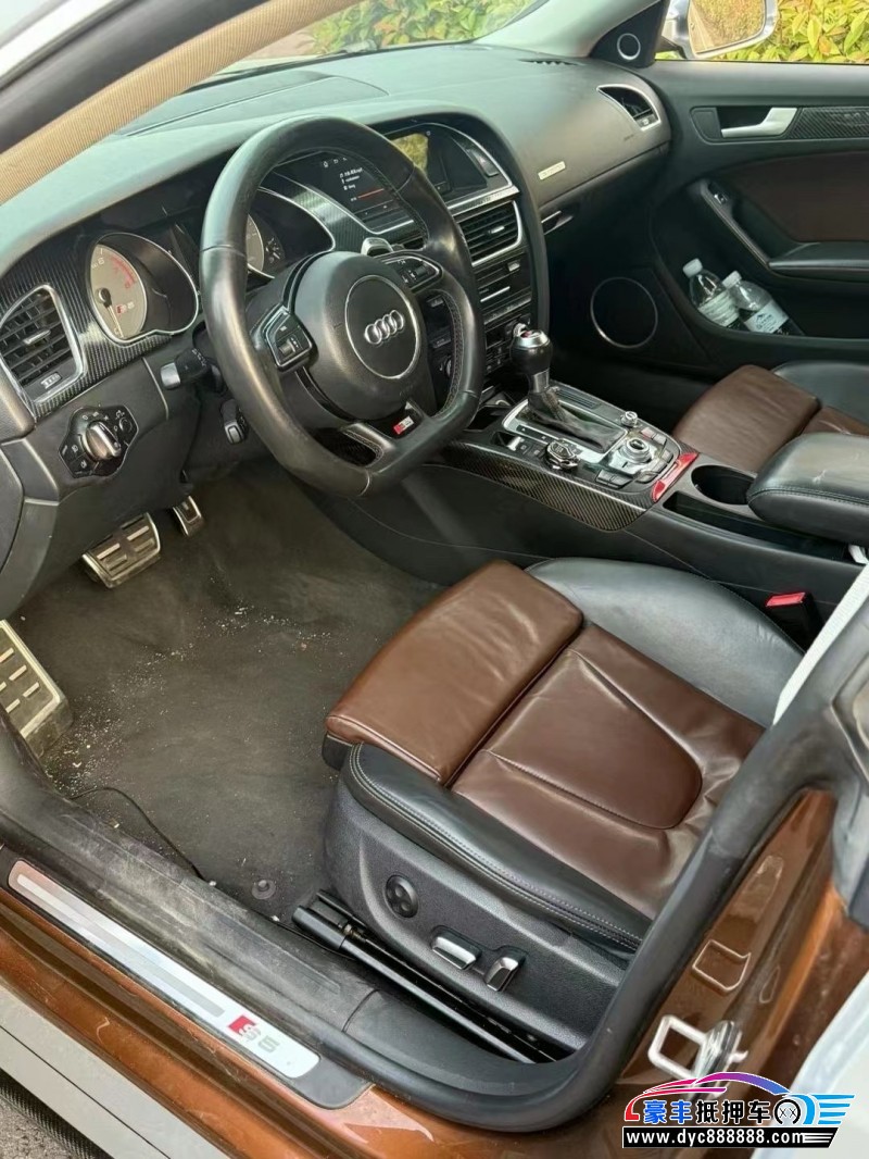 13年奥迪S5轿车抵押车出售