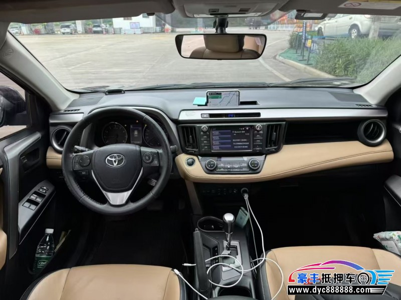 17年丰田RAV4轿车抵押车出售