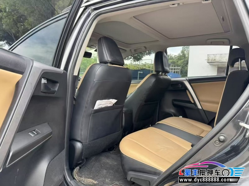 17年丰田RAV4轿车抵押车出售