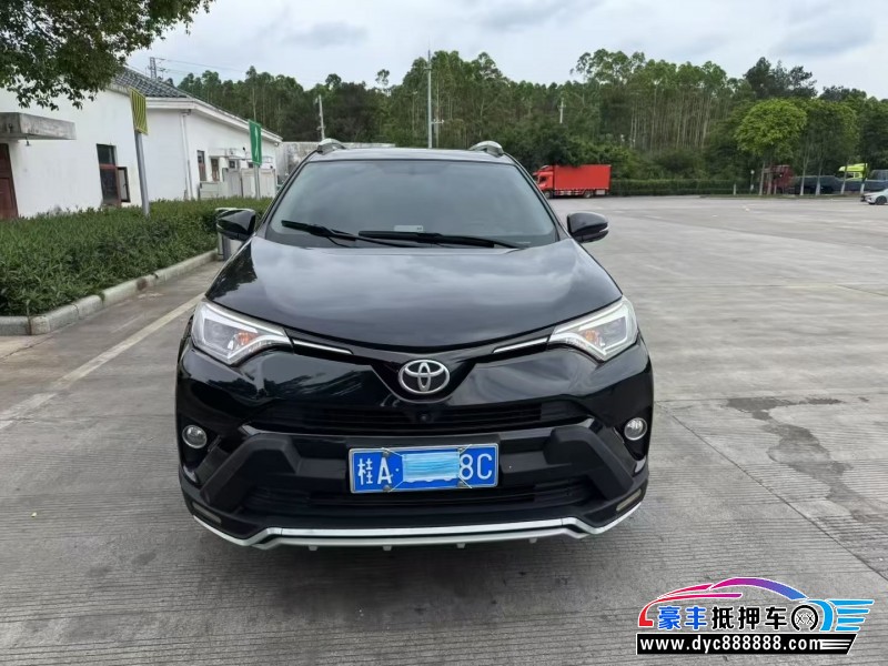 抵押车出售17年丰田RAV4轿车