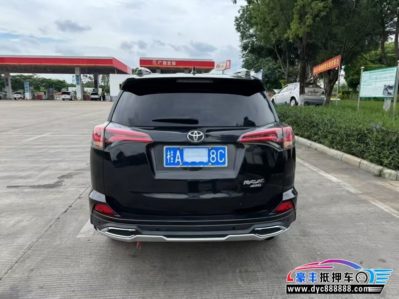 17年丰田RAV4轿车抵押车出售