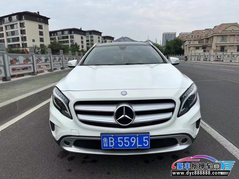 16年奔驰GLA轿车抵押车出售