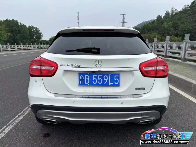 16年奔驰GLA轿车抵押车出售