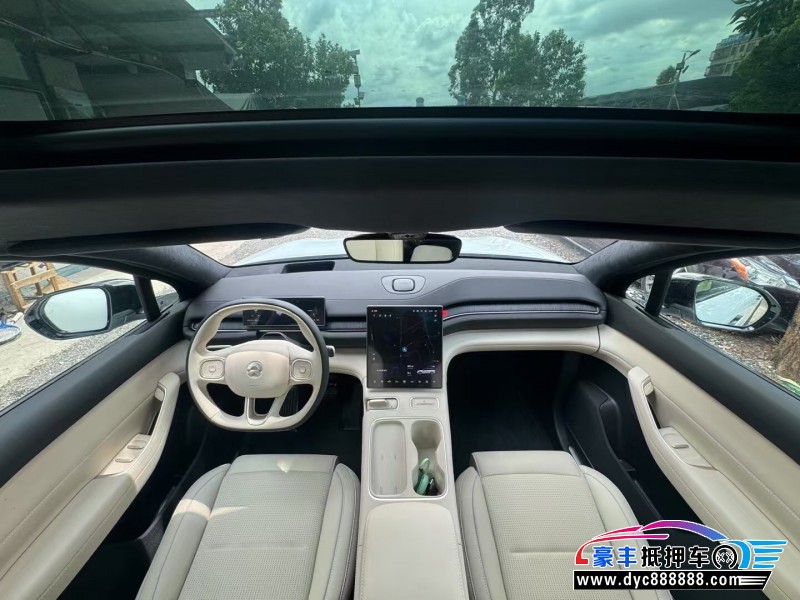 25年蔚来ES6轿车抵押车出售