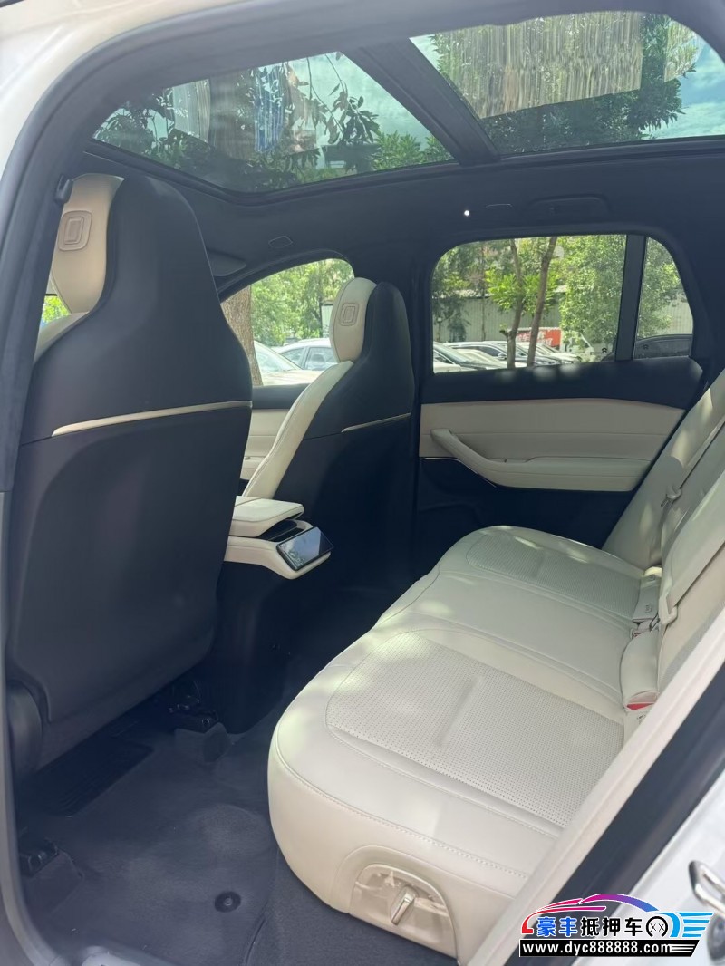 25年蔚来ES6轿车抵押车出售