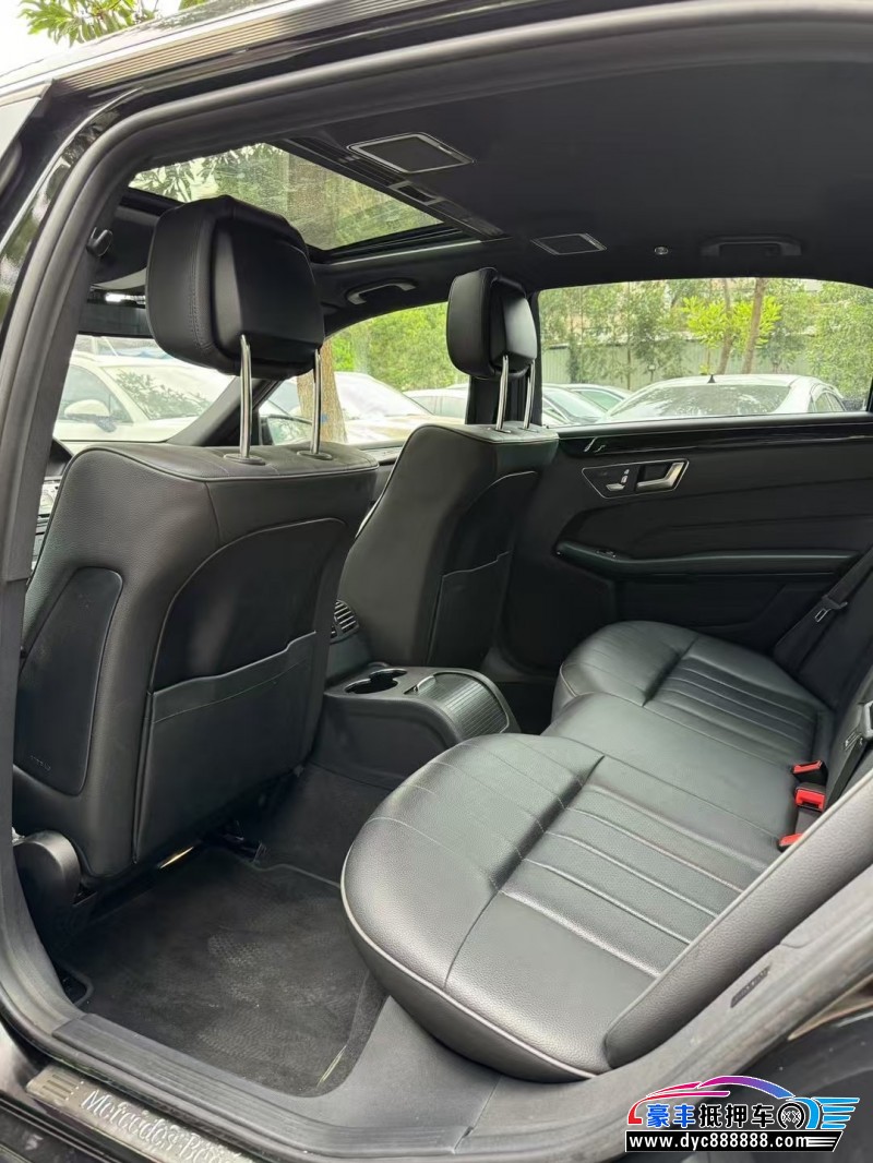 16年奔驰E轿车抵押车出售