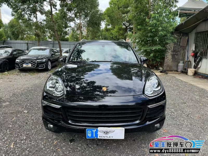 抵押车出售16年保时捷卡宴轿车