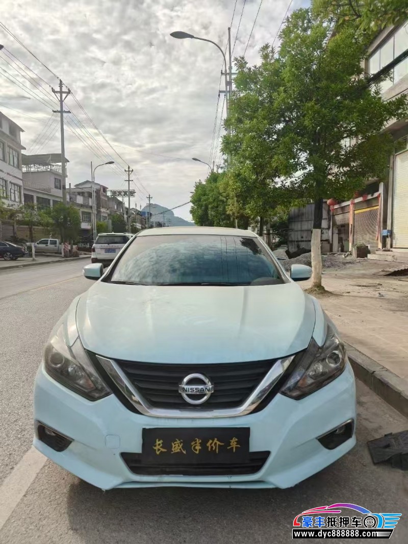 抵押车出售18年日产天籁轿车