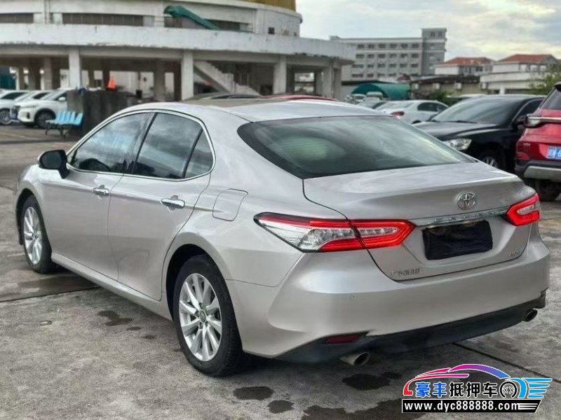 21年丰田凯美瑞轿车抵押车出售